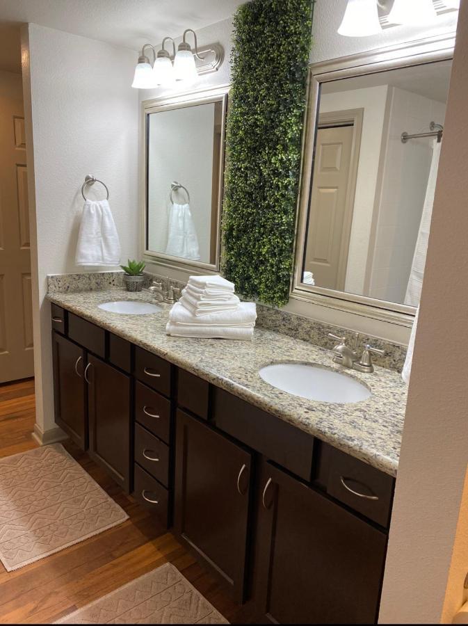Bright & Modern Galleria Suite! 5 Star Location, Self Check In & Free Parking Houston Zewnętrze zdjęcie